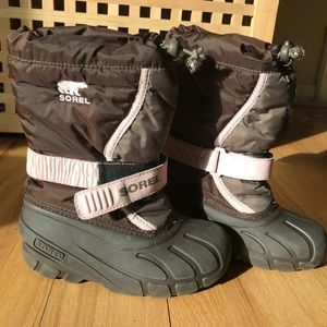 Sorel Girls Brown Snow Boots w/Pink Accents, sz13